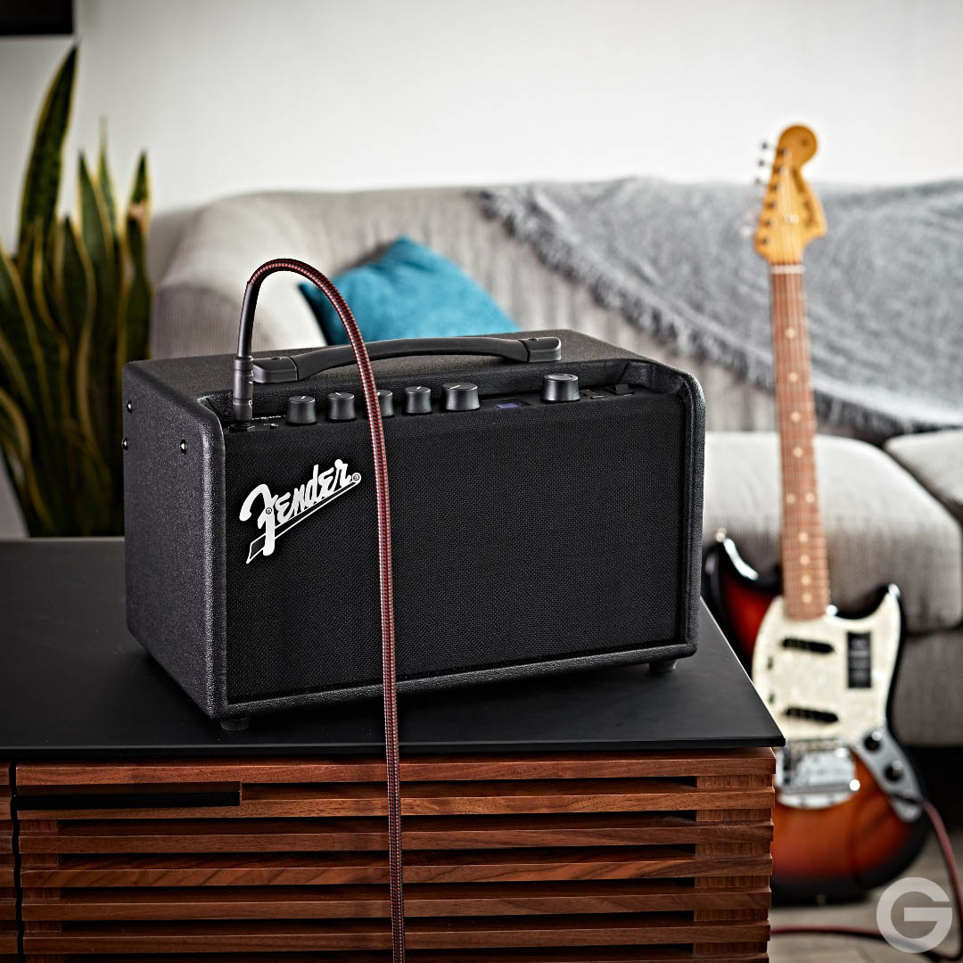 ampli fender mustang lt40s anh thuc te