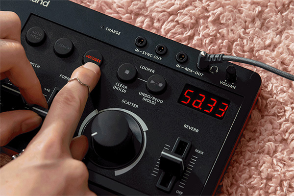 chi tiet roland e 4 vocal effect 2