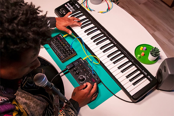 sang tao voi vocal effect roland e 4